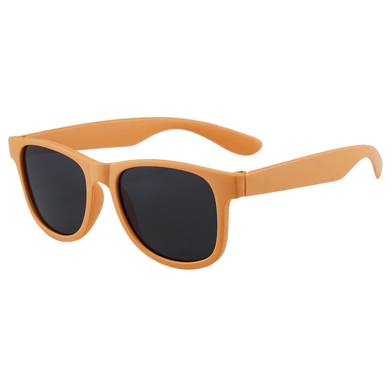 Single Color Matte Sunglasses - Image 3