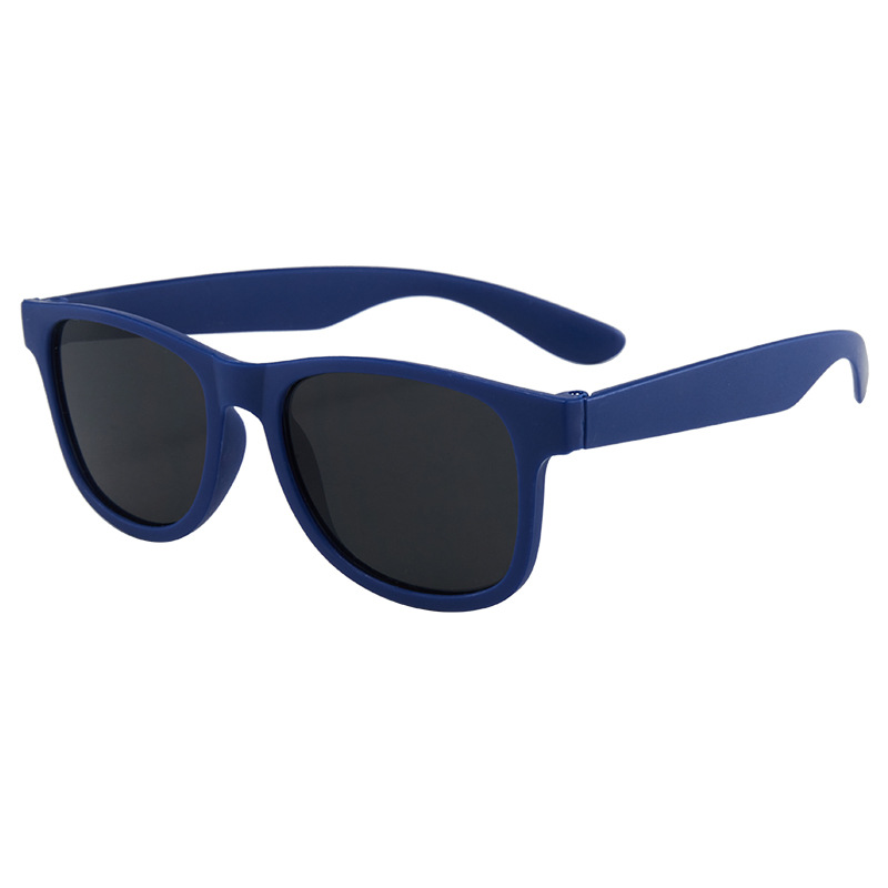 Single Color Matte Sunglasses - Image 4